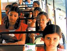 இலவச பஸ்பாஸ்: விவரங்களை ஆன்லைனில் சேகரிக்க பள்ளிகளுக்கு உத்தரவு