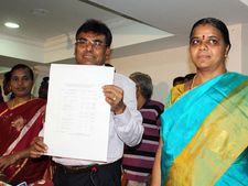 வெளியானது 10ம் வகுப்பு தேர்வு முடிவுகள்.. வழக்கம் போல மாணவிகளே அதிக தேர்ச்சி