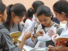 வரலாறு, தமிழ் படிச்சா வேலை வாய்ப்பிருக்கா.. சம்பாதிக்க முடியுமா?