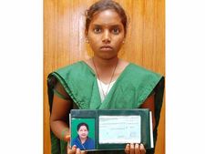 ஏழை மாணவி ரேடியோலஜி பயில உதவினார் முதல்வர் ஜெயலலிதா!