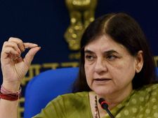 ஒவ்வொரு 7 நிமிடத்துக்கும் இந்தியாவில் ஒரு பள்ளி திறக்கப்படவேண்டும்!- மேனகா காந்தி