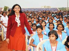 கேஐஎஸ்எஸ் பல்கலை.க்கு வந்த அமெரிக்க அமைச்சர்
