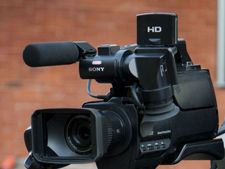 நீங்கள் வீடியோ ஒளிப்பதிவாளரா...? உங்களுக்கு தமிழ்வளர்ச்சித்துறையில் வேலை இருக்கு...!