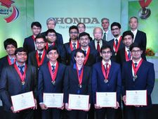 ஐஐடி மாணவர்கள் 14 பேருக்கு விருது வழங்கி கௌரவித்தது ஹோண்டா!!