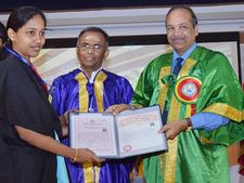 இந்தியப் பல்கலை.களில் பாடம் நடத்த 1000 வெளிநாட்டுப் பேராசிரியர்கள்: யுஜிசி புதிய திட்டம்