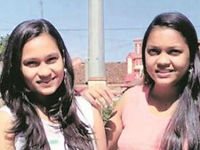 பிளஸ் 2 சிபிஎஸ்இ தேர்வுகள்: குர்காவ்ன் இரட்டையர் சாதனை...!!