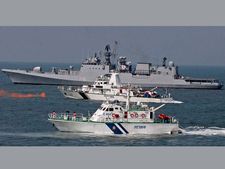 நீங்க என்ஜீனியரிங் படிச்சவரா.. எதுக்கு பாஸ் வெயிட்டிங்.. கடற்படையில் வெயிட்டா வேலை இருக்கு ஓடியாங்க!