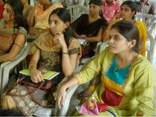 அடக் கடவுளே.. 60% என்ஜீனியரிங் பட்டதாரிகள் படிச்சுட்டு வேலையில்லாம இருக்காங்களாமே!  