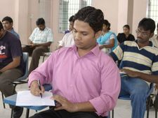 ஆடி தள்ளுபடி தெரியும்..  அகில இந்திய நுழைவுத் தேர்வு கட்டணத் தள்ளுபடி தெரியுமா? 