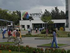 விப்ரோ நிறுவனத்திலிருந்து 600 ஊழியர்கள் டிஸ்மிஸ்! 