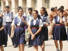 அரசு பள்ளி மாணவர்களின் சீருடையில் மாற்றம் கொண்டு வரப்படுமா..? 