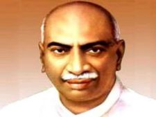 கல்வி கண்த்திறந்த கர்ம வீரர் காமராஜ் நினைவுதினம் இன்று !!!