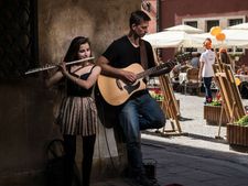 எடுடா மேளம்... அடிடா தாளம்... இசை காதலர்களுக்கான தொழில் வாய்ப்புகள்!