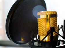 கலாய்க்கிறோம் காம்பியரிங் பண்றோம்...நீங்களும் ரேடியோ ஜாக்கி ஆகலாம்!  