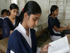 10 ஆம் வகுப்புத் தேர்ச்சியில்  விருதுநகர் மாவட்டத்திற்கு மூன்றாவது இடம்! 