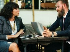 இன்டெர்வியூவில் ‘பாடி-லாங்வேஜ்’ மூலம் எப்படி ஸ்கோர் பண்ணலாம்?