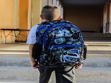 பள்ளி மாணவர்களுக்கு ஹேப்பி நியூஸ், பள்ளி புத்தகப்பைக்கு வந்தாச்சு கட்டுப்பாடு!