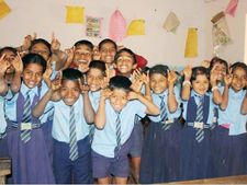 ஏப்ரல் 12ம் தேதியோட அரசுப் பள்ளிகளுக்கு பூட்டு..!