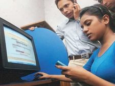 நீட் தேர்வு நுழைவுச் சீட்டிலேயே தவறு..! மாணவர்கள் அதிருப்தி