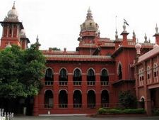 ஆசிரியர் பணியிட மாறுதலில் மிகப்பெரிய முரண்பாடு- இடைக்கால தடைவிதித்தது நீதிமன்றம்