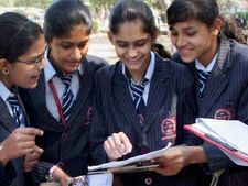 9,  11ம் வகுப்பு மாணவர்களுக்கு வேறு பாடங்களை நடத்தக் கூடாது: சிபிஎஸ்இ எச்சரிக்கை