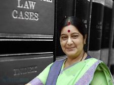 சுஷ்மா சுவராஜ் கல்வி மற்றும் அரசியல் பயணம்.. ஓர் பார்வை!