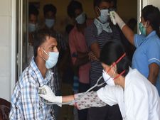 கொரோனா தடுப்பு பணிக்கு தமிழக அரசில் 2,215 வேலை வாய்ப்பு!