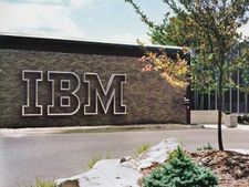 ஐடி ஊழியர்களை கலங்கடிக்கும் கொரோனா! ஐபிஎம் நிறுவனத்தில் பணிநீக்கம்!