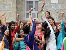 கல்லூரி பருவத் தேர்வுகள் ரத்து! அதிரடியாக அறிவித்த புதுச்சேரி பல்கலை.,!!