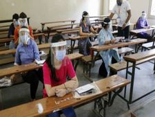 பல எதிர்ப்புகளுக்குப் பிறகு ஜேஇஇ முதன்மை தேர்வு இன்று தொடக்கம்!