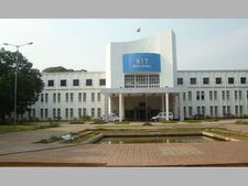 வாரங்கள் என்ஐடி-யில் மூத்த மருத்துவ அதிகாரி பணிக்கு விண்ணப்பங்கள் வரவேற்பு