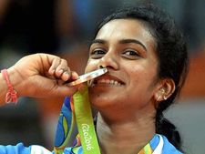 இரு ஒலிம்பிக் பதக்கங்களை வென்ற முதல் இந்திய பெண் யார் தெரியுமா?