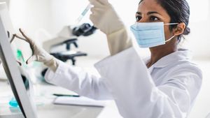 பயோ-மெடிக்கல் சயின்ஸ் படிக்க மாணவர்கள் வெளிநாடுகளை தேர்வு செய்வது ஏன்?