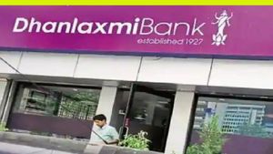 தன்லஷ்மி வங்கியில் காத்திருக்கும் அதிகாரி வேலை....!!