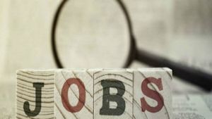 காப்பீடு துறையில் ரூ.62 ஆயிரம் ஊதியத்தில் வேலை ...!