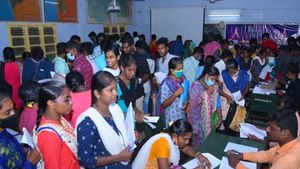 தேனி மாவட்டத்தில் ஓரே நாளில் 2 மெகா வேலைவாய்ப்பு முகாம்கள்...!