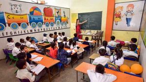 அரசு பள்ளிகளில் இந்த ஆண்டில் 4.5 லட்சம் மாணவர்களை சேர்க்க முடிவு