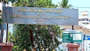தரமான கல்வியே தாரக மந்திரமாக முழங்கும் காயிதே மில்லத் அரசினர் மகளிர் கல்லூரி..!