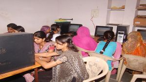 பல்கலைக்கழங்களில் பணிபுரியும் பெண்களுக்கு பாலியல் துன்புறுத்தலைத் தடுக்க வழிகாட்டுதல்கள்