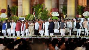 மோடி அரசில் உள்ள மத்திய அமைச்சர்களின் கல்வித் தகுதியை அறிந்து கொள்ளுங்கள்