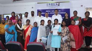 வேல்ஸ் இன்ஸ்டிடியூட் வழங்கும் 100% கல்வி ஊக்கத்தொகை.. திருநங்கைகள், தமிழ் அகதிகளுக்கு ஜாக்பாட்