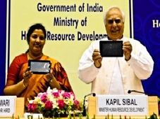 NMEICT Soon To Provide Aakash Tablets To Students 