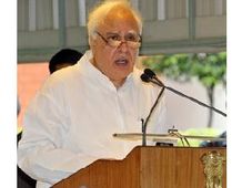 Parents Should Focus On Vocational Courses : Sibal