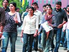 Industries plan to hire 76% MBA graduates in 2013