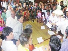 Parents Rushed Towards Maharashtra Board Office regarding HSC results