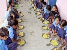 Schools should provide facilities for quality food for children: CITU