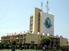 Kashmir varsity strengthened higher education in tough times