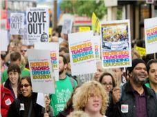 Oxford: teachers protest over education reforms, working conditions