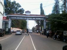 Insufficient facilities, falling education standards:students complain