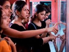 Which colleges offer Textile Technology Engineering